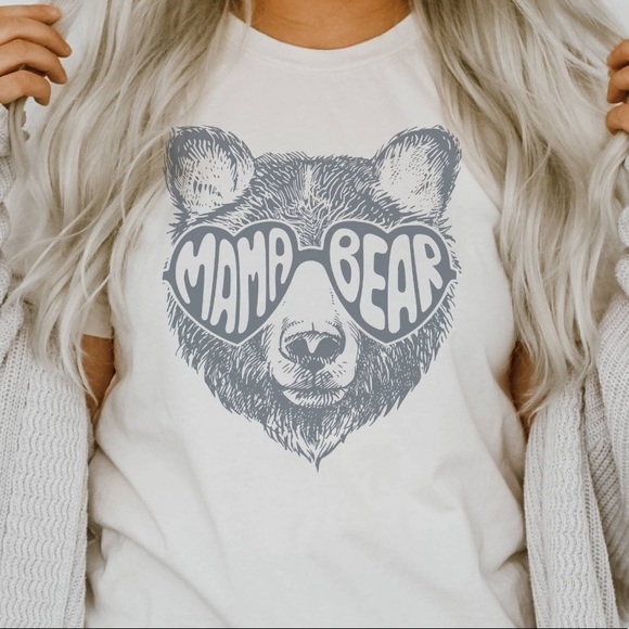 Tops - NWOT White & Grey Cute Mother Mama Bear Short Sleeve Graphic Tee